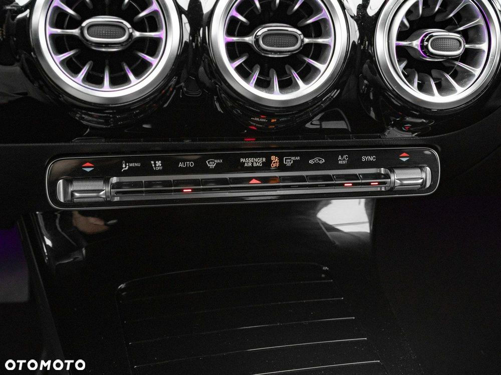 Mercedes-Benz Klasa A 200 d Progressive 8G-DCT - 19