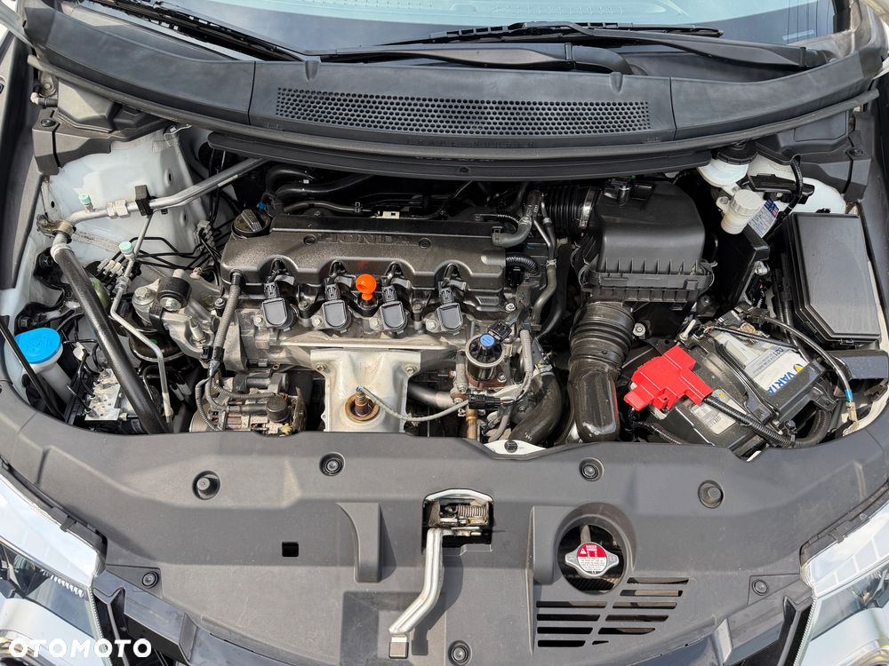 Honda Civic 1.8 i-VTEC Sport Black Edition - 16