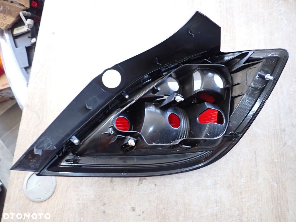 OPEL ASTRA H LAMPA LEWY TYŁ HB - 3