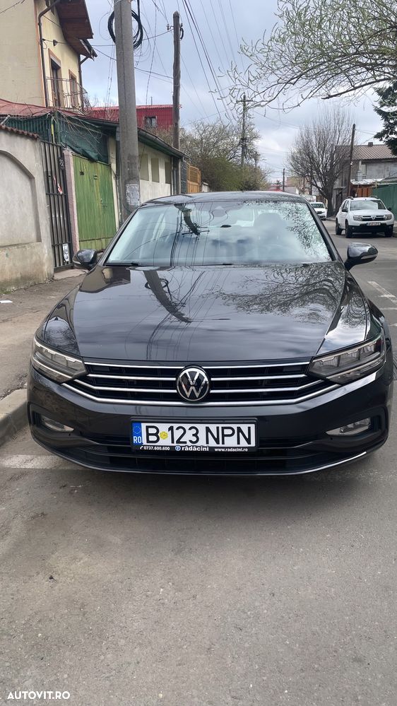 Volkswagen Passat - 1