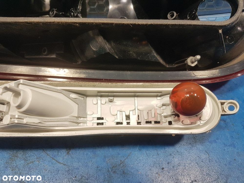 FORD FOCUS MK2 LAMPA TYŁ PRAWA ZEWNĘTRZNA 8M5113404C - 9