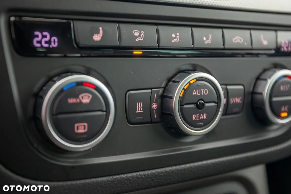 Volkswagen Sharan 2.0 TDI DSG BlueMotion Technology Comfortline - 23