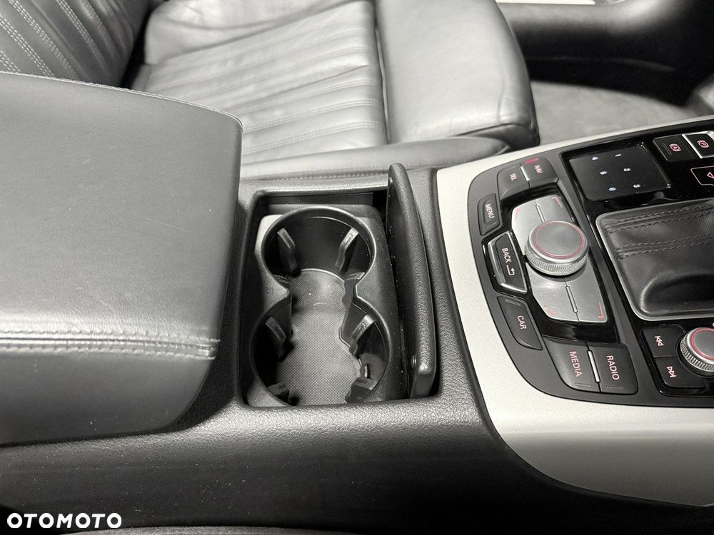 Audi A6 Avant 2.0 TDI Ultra S tronic - 23