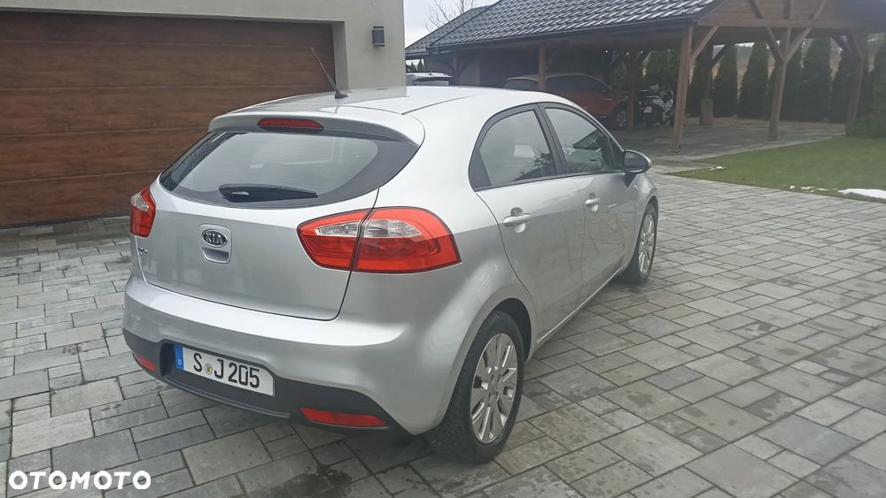 Kia Rio 1.4 Dream Team Edition - 9