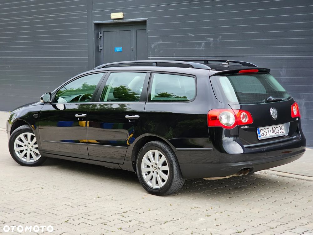 Volkswagen Passat 1.9 TDI DPF Sportline - 28
