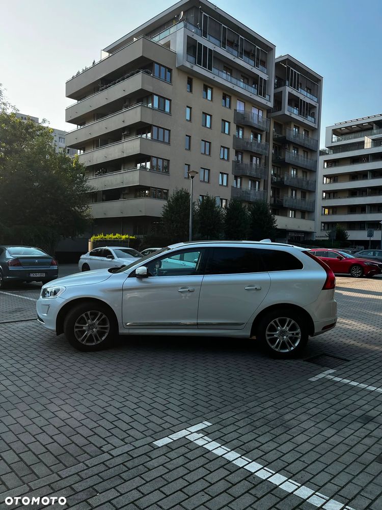 Volvo XC 60 T5 AWD Momentum - 6