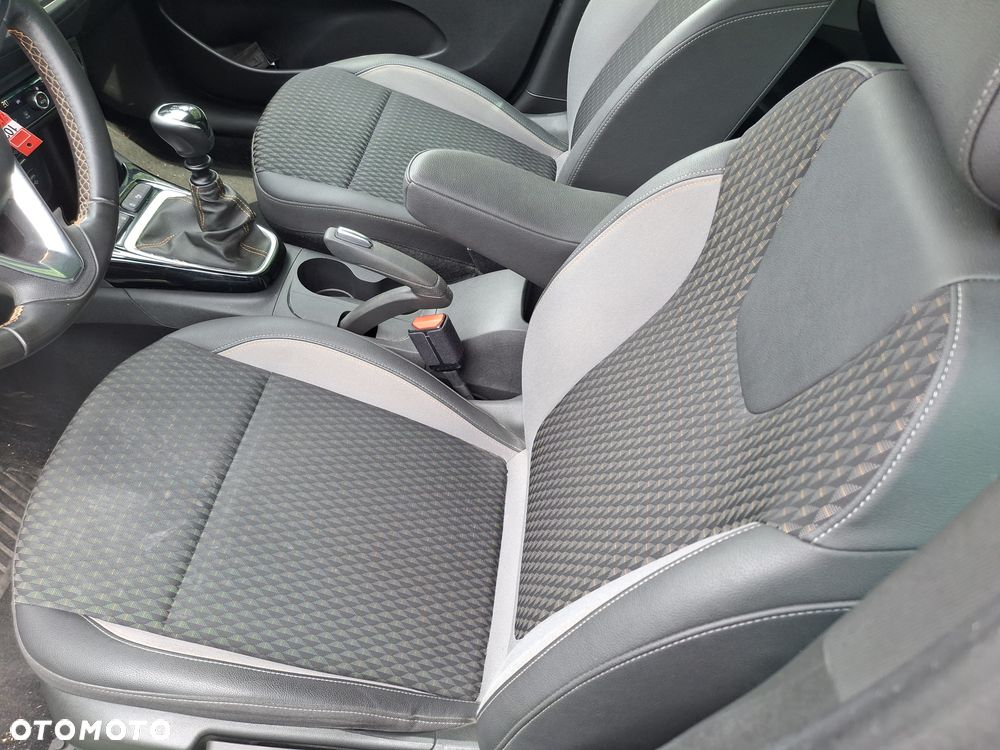 Opel Crossland X - 12