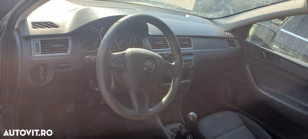 Dezmembram Skoda Rapid 1.6 TDI CXMA - 6