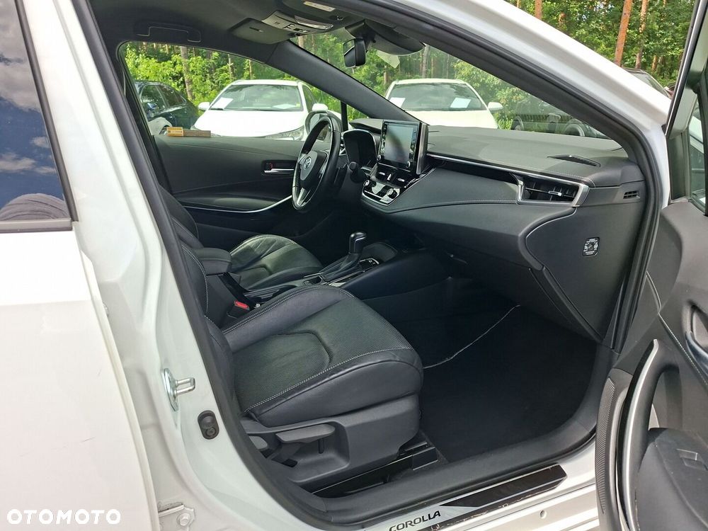 Toyota Corolla - 13