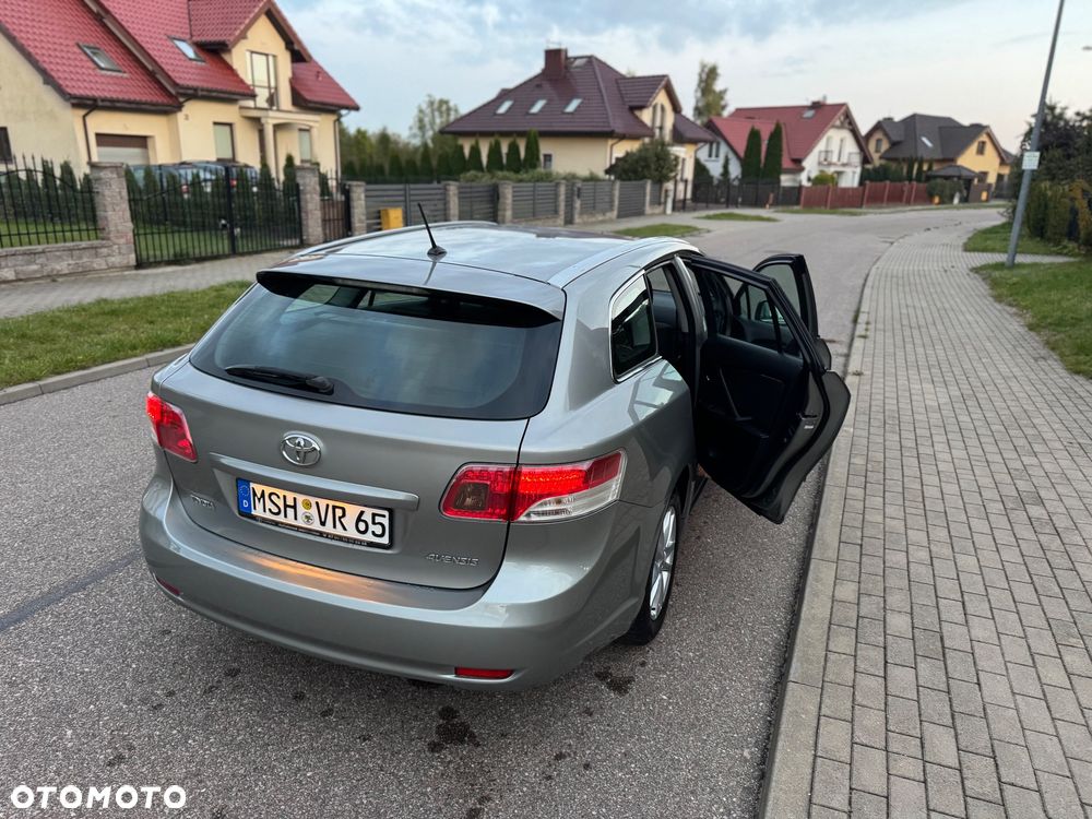 Toyota Avensis 2.0 D-4D Sol Premium - 39