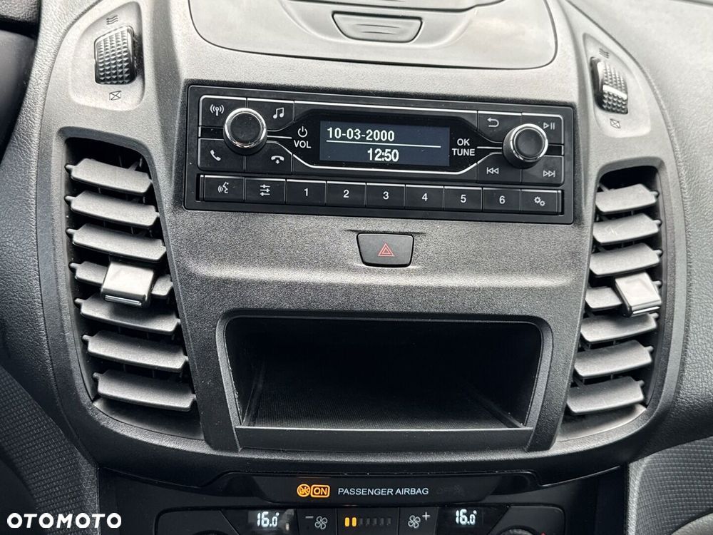 Ford Transit Connect - 23