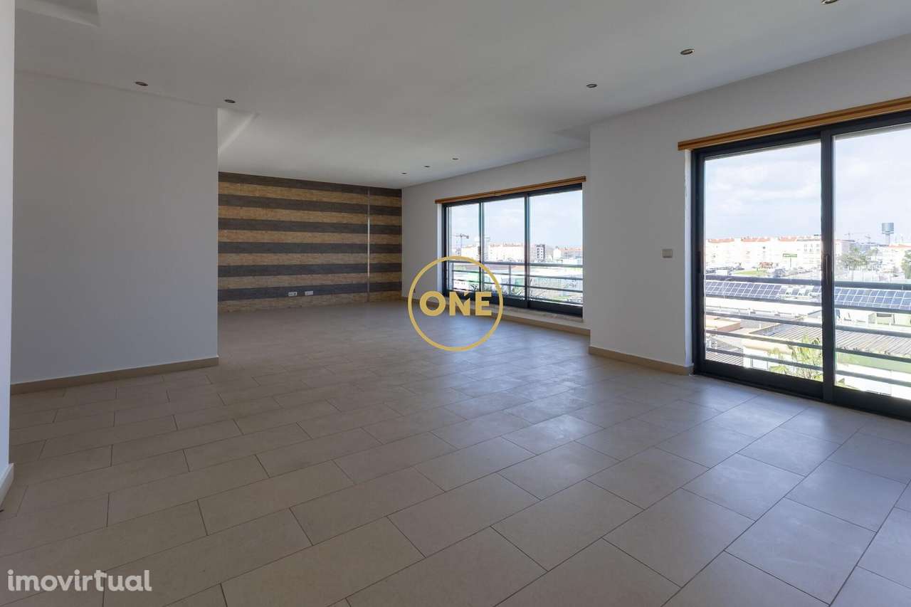 Apartamento T3 Duplex com garagem em Montijo - Grande imagem: 3/31