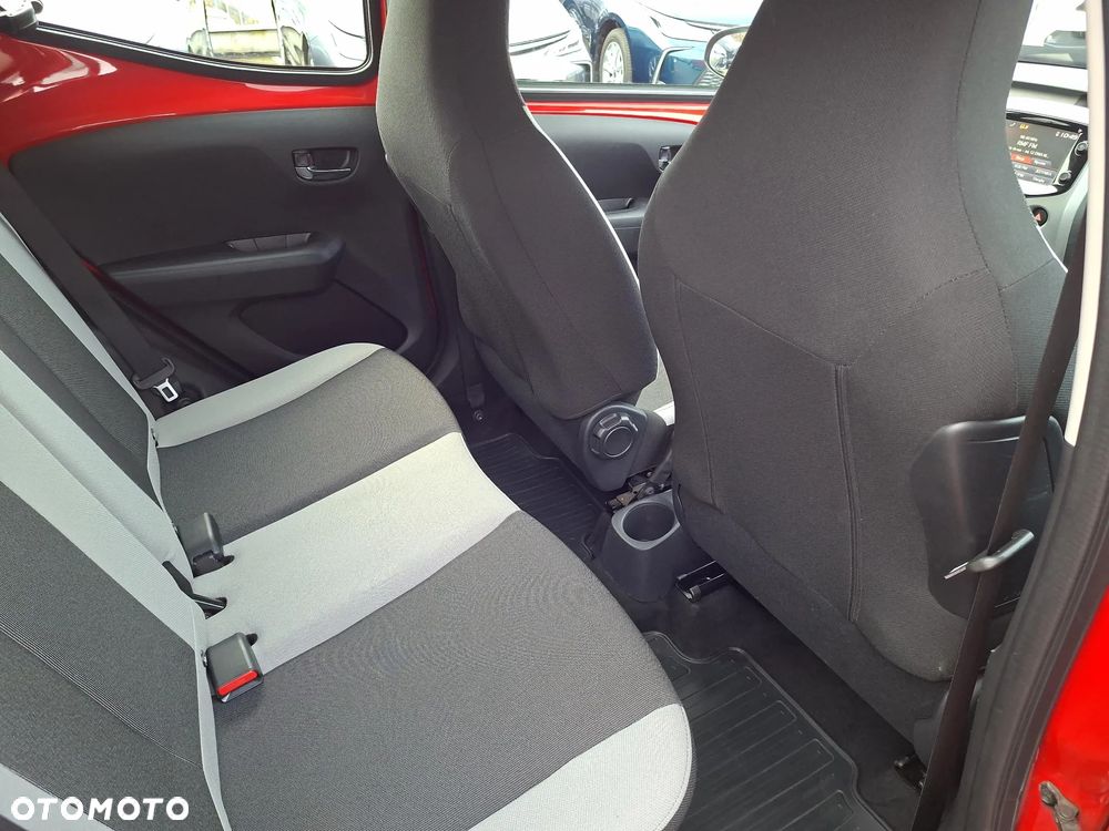 Toyota Aygo x-play - 17