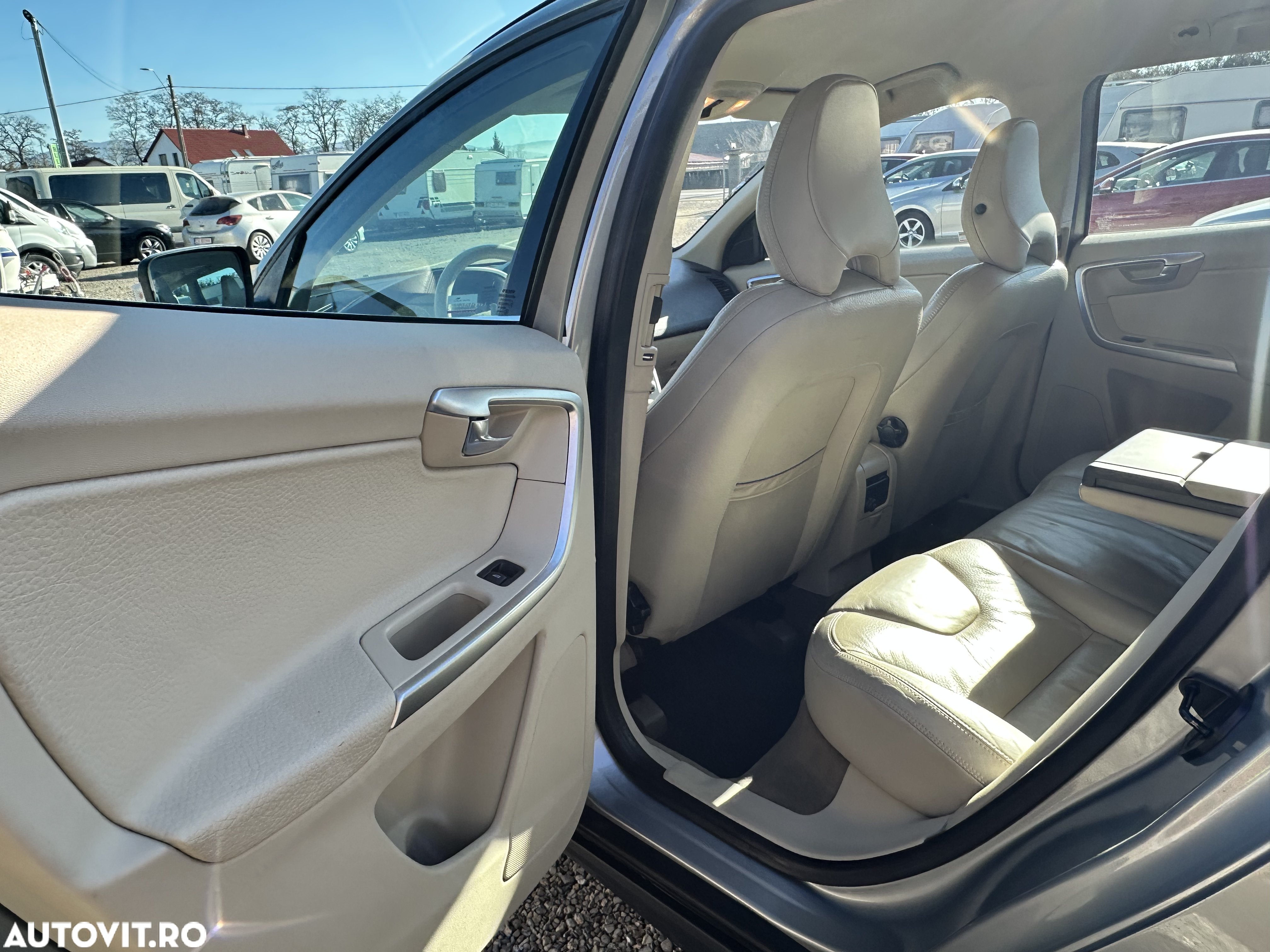 Volvo XC 60 2.4D Aut. Momentum - 16