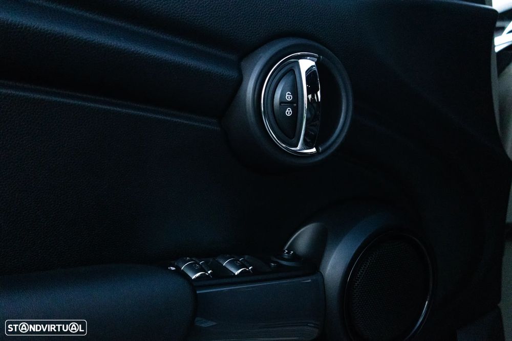 MINI 5 Portas One D - 17