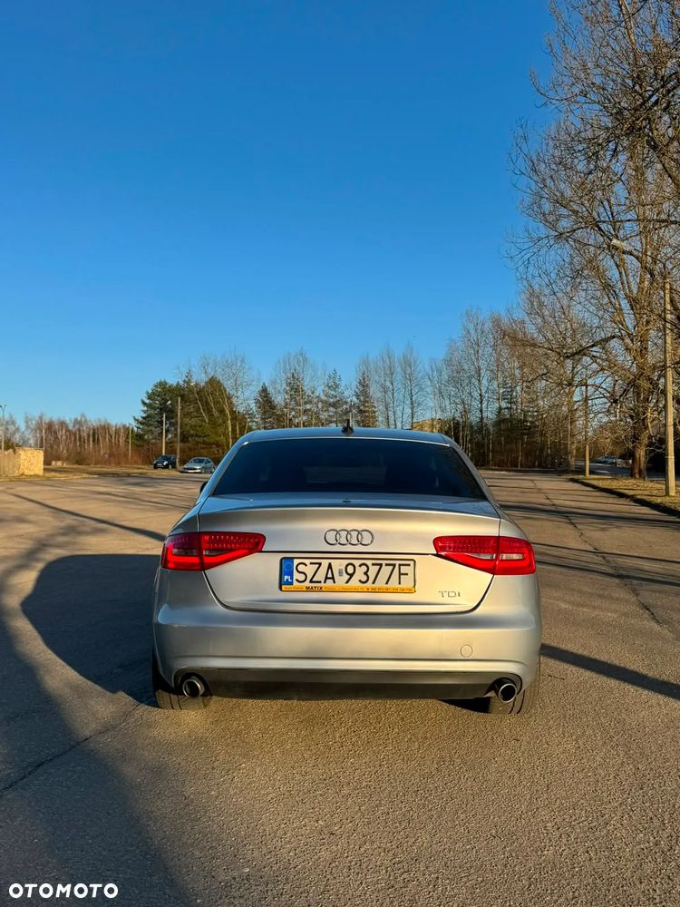 Audi A4 Limousine - 4