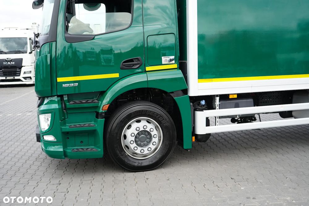 Mercedes-Benz ACTROS / 1833 / E 6 / MP 5 / KONTENER + WINDA / 21 PALET / DŁ. 8,6 M / ŁAD. 7 816 KG - 18
