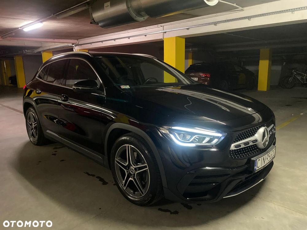 Mercedes-Benz GLA 200 AMG Line - 2