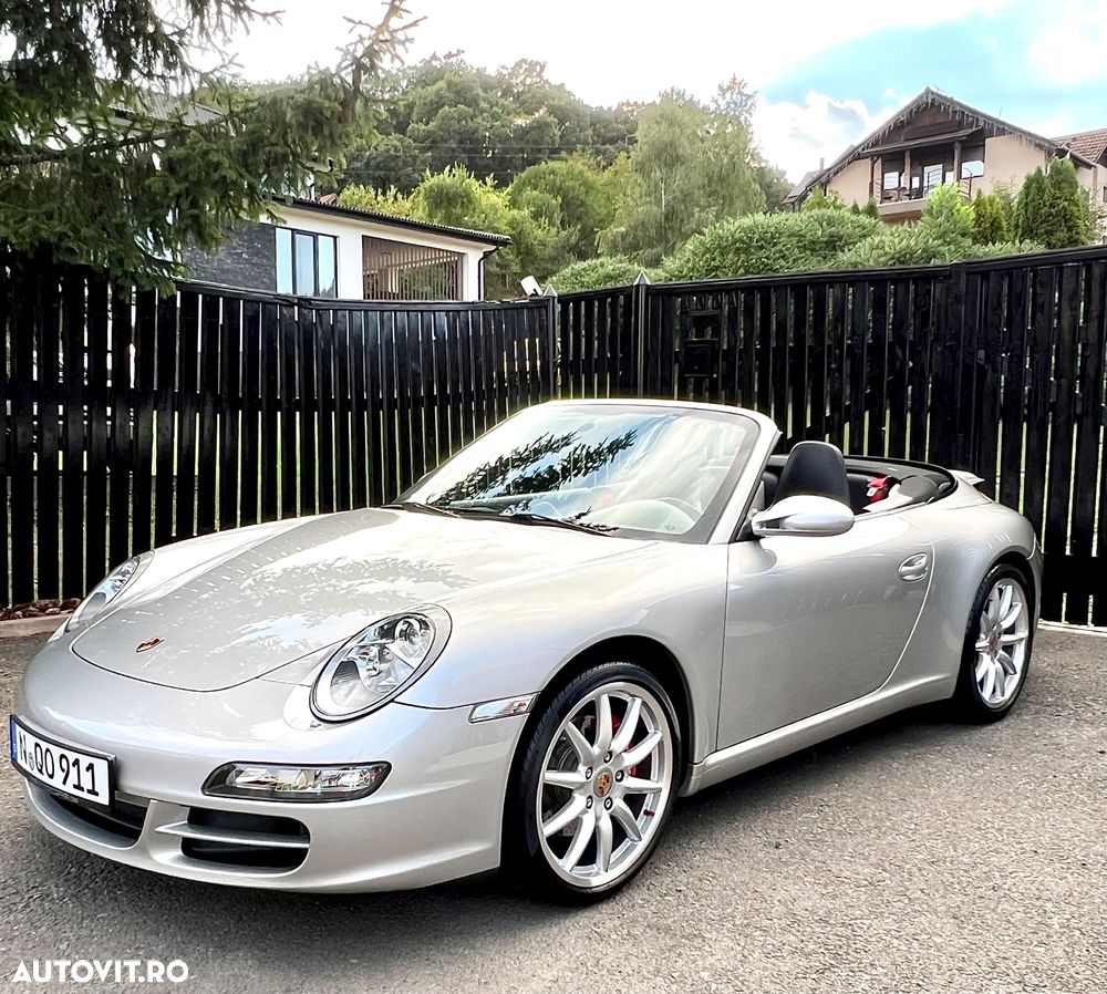 Porsche 911 Carrera - 2