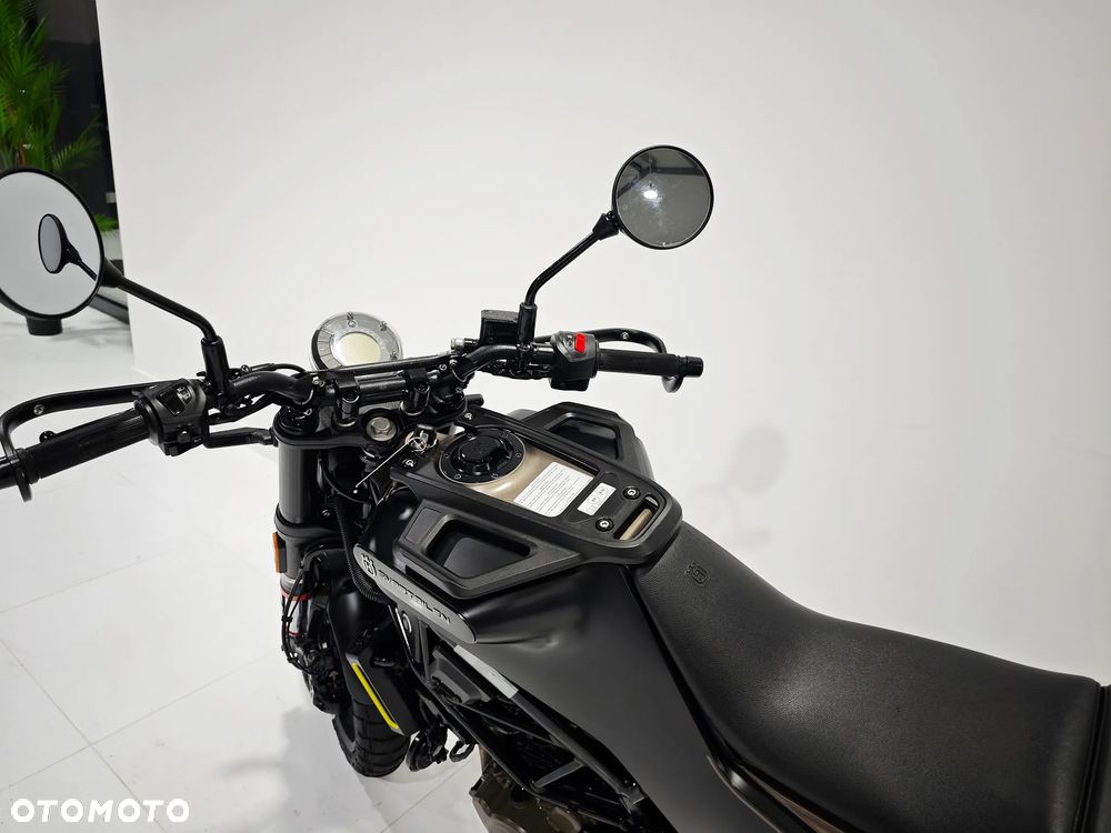 Husqvarna Svartpilen - 12