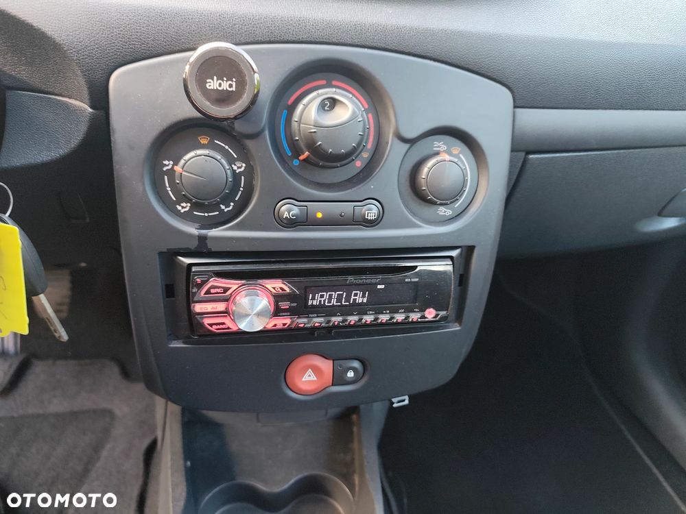 Renault Clio 1.2 16V 75 Yahoo - 20
