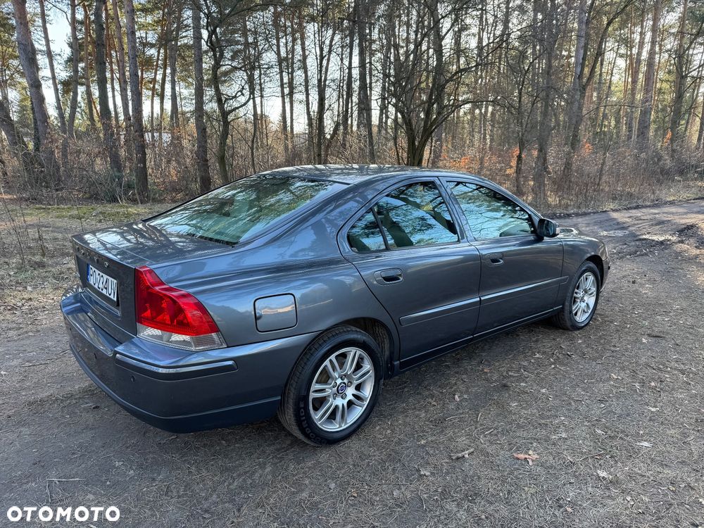 Volvo S60 2.4D Momentum - 3