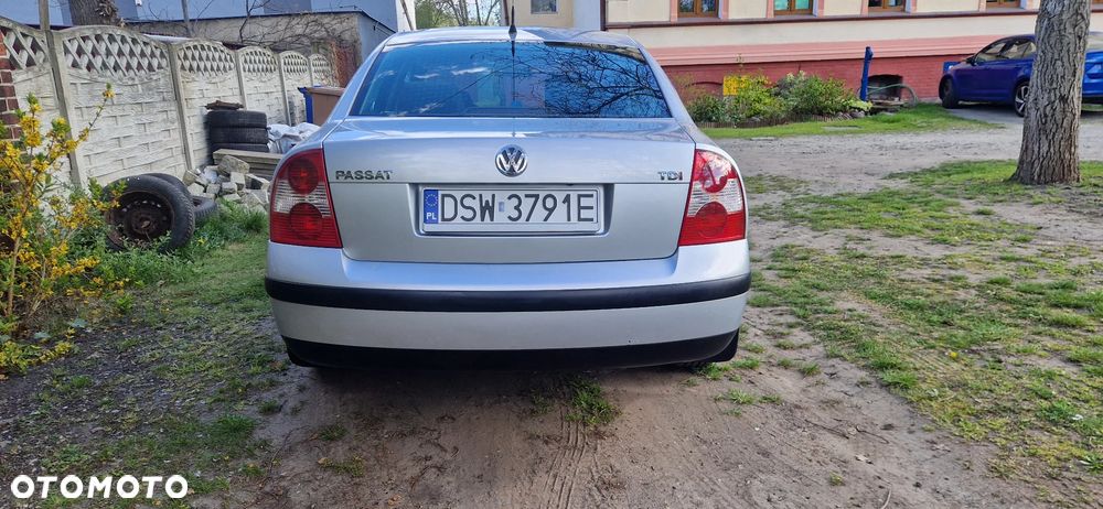 Volkswagen Passat 1.9 TDI Basis - 5