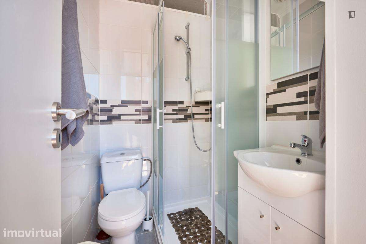 Quarto - localizado em Arroios Lisbon - Grande imagem: 5/47
