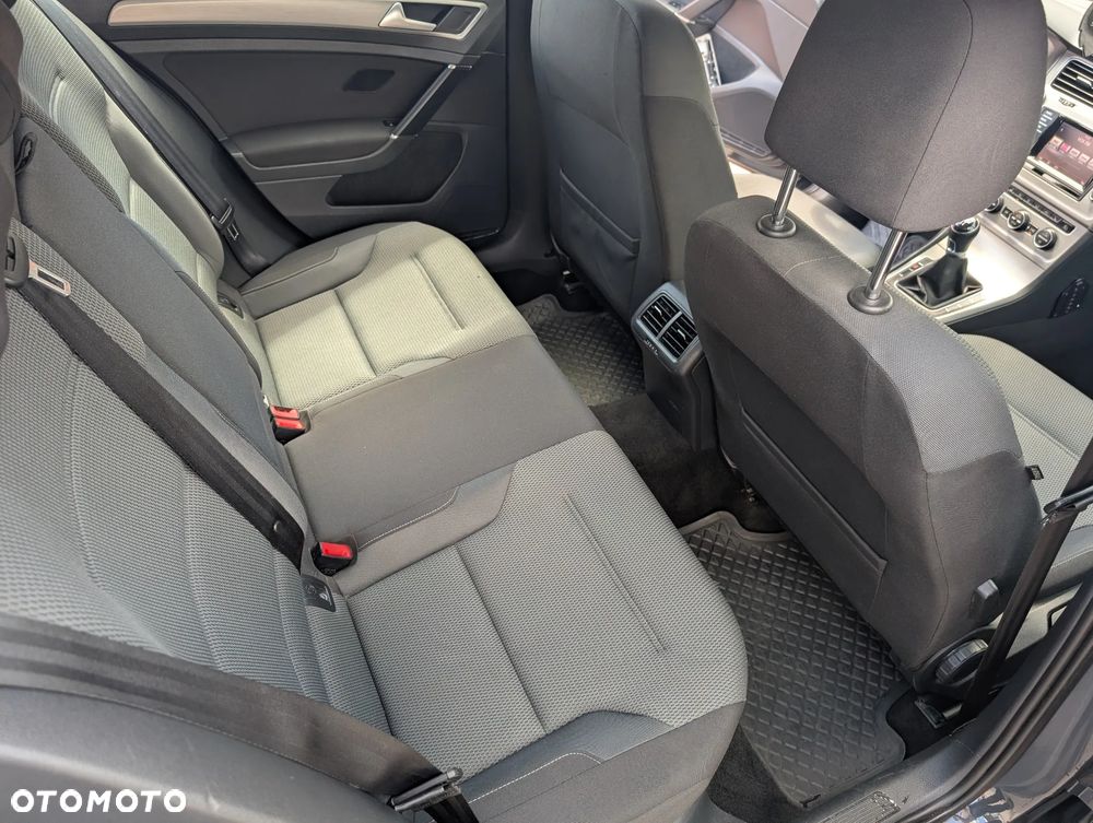 Volkswagen Golf 1.6 TDI BlueMotion Technology Comfortline - 20