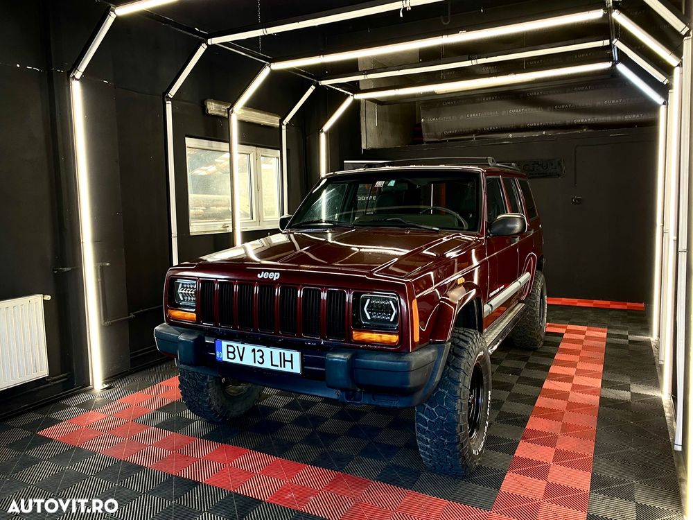 Jeep Cherokee - 1