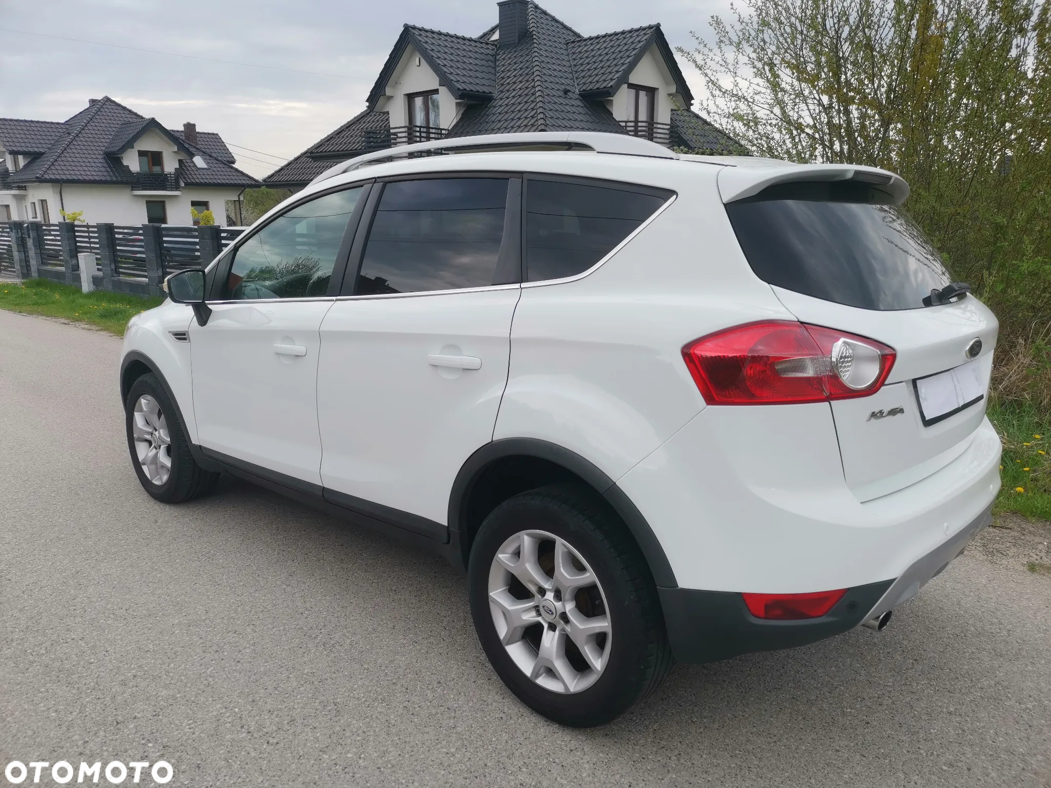 Ford Kuga 2.0 TDCi 2x4 Titanium - 6