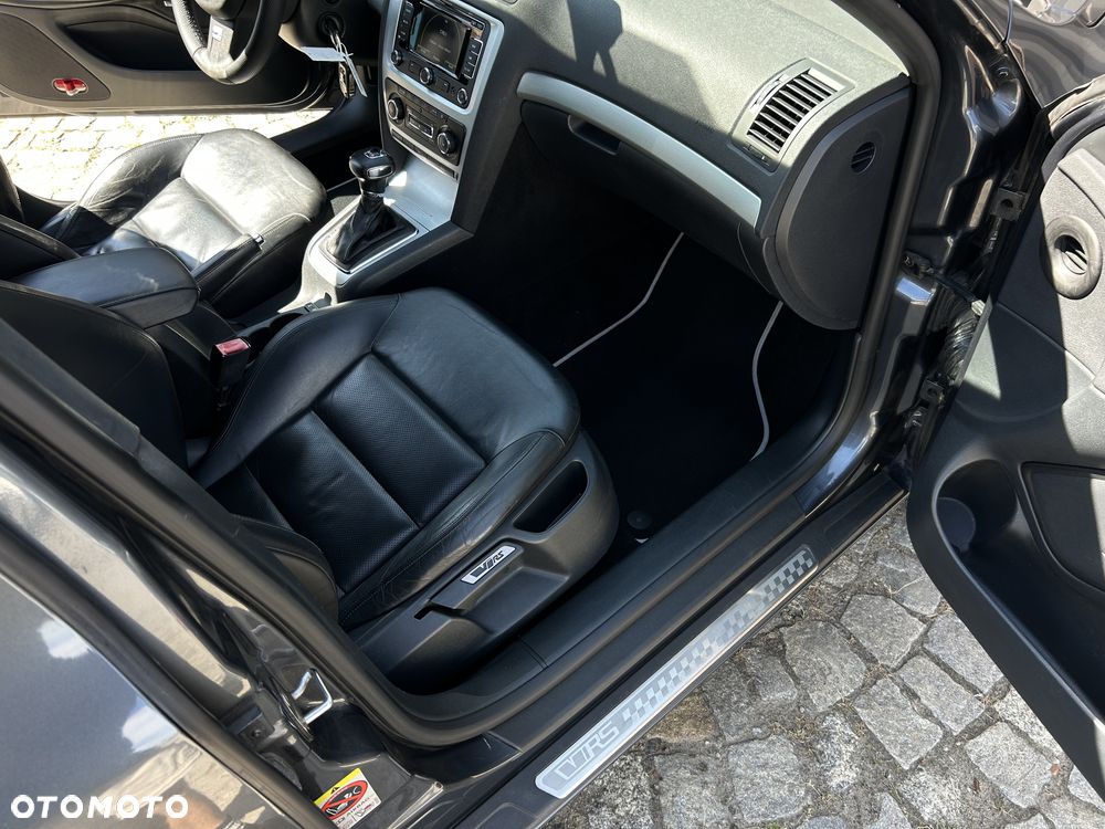 Skoda Octavia 2.0 TSI DSG RS - 19