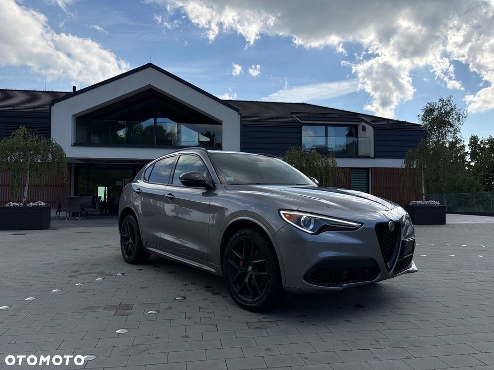 Alfa Romeo Stelvio 2.0 Turbo 16V AT8-Q4 Ti - 2