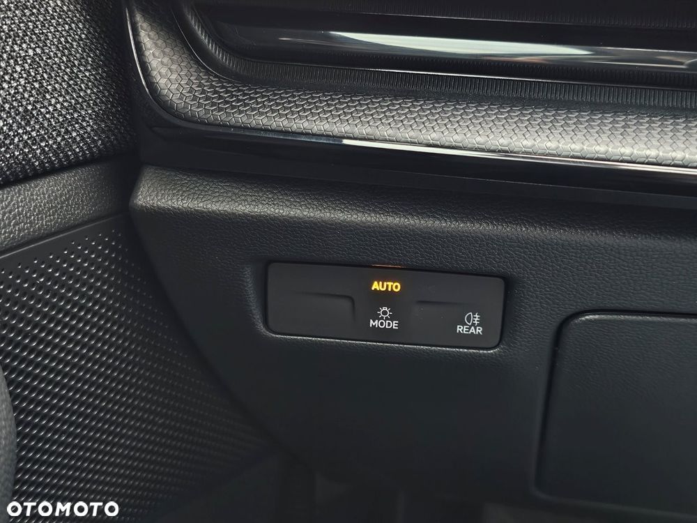 Skoda Superb 2.0 TDI SCR Essence DSG - 12