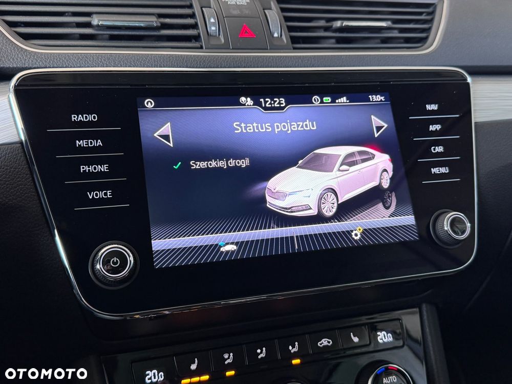Skoda Superb 2.0 TSI Ambition DSG - 18