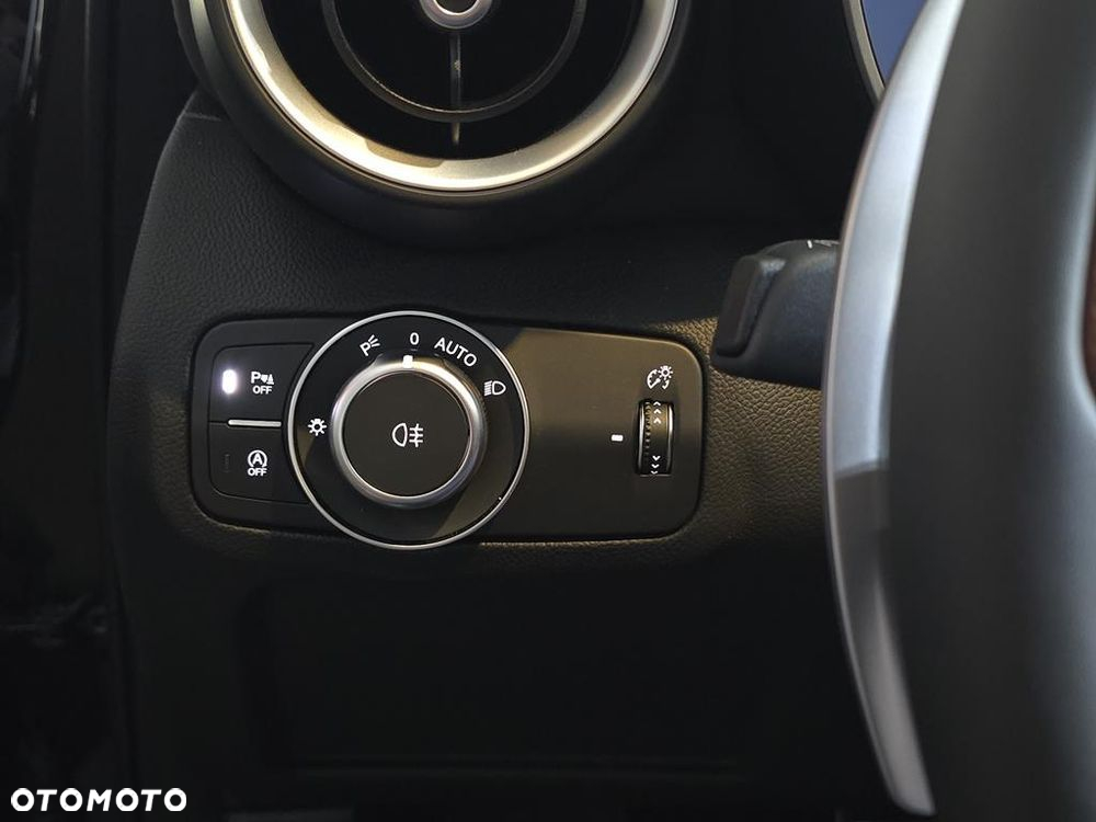 Alfa Romeo Giulia 2.0 Turbo Intensa Q4 - 16