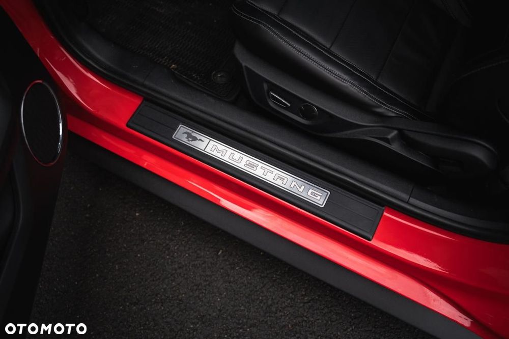 Ford Mustang - 30