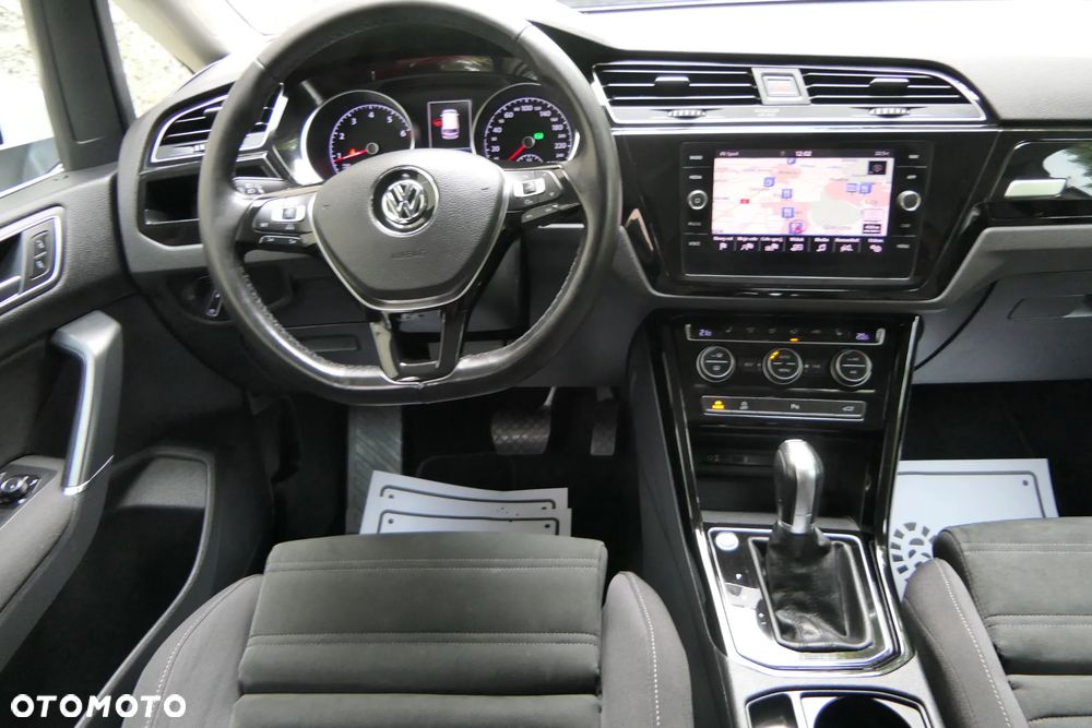 Volkswagen Touran - 2