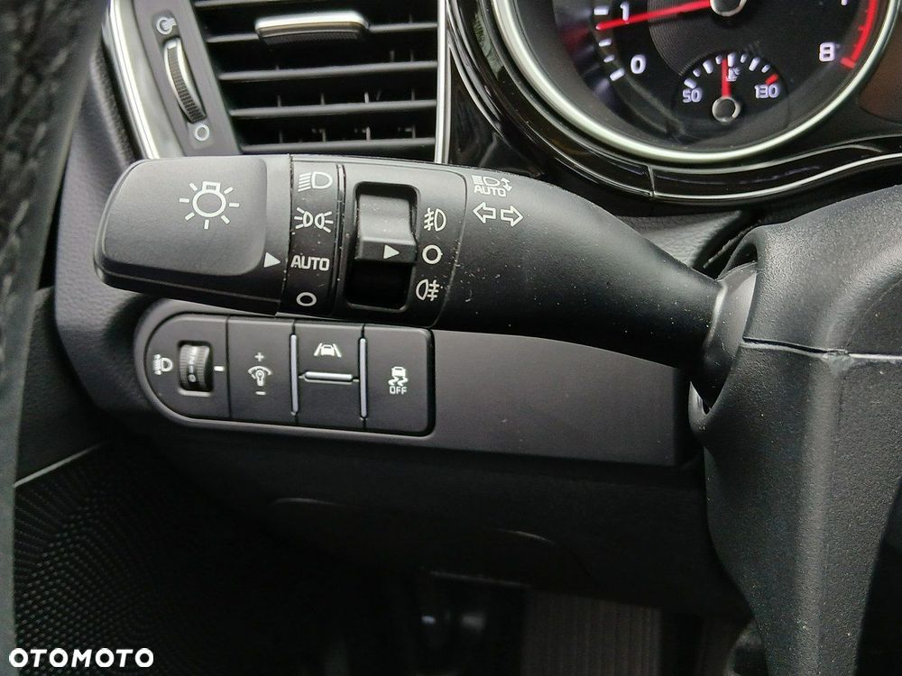 Kia Ceed - 34