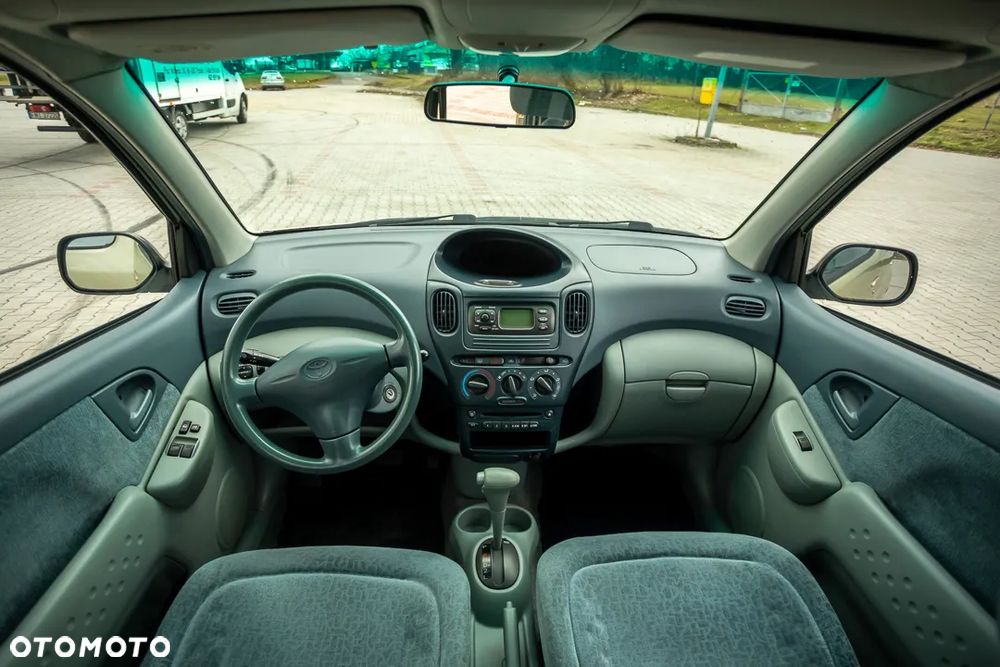 Toyota Yaris Verso 1.3 Sol - 25