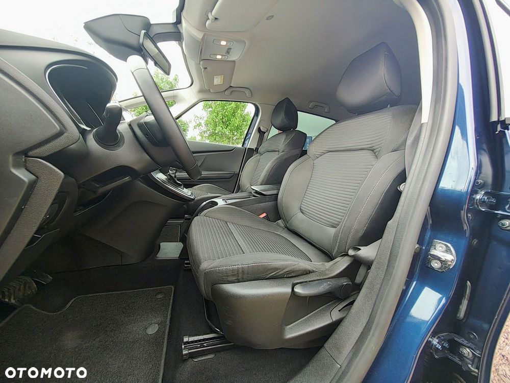 Renault Grand Scenic - 27