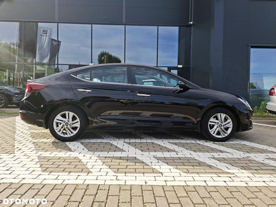 Hyundai Elantra - 5