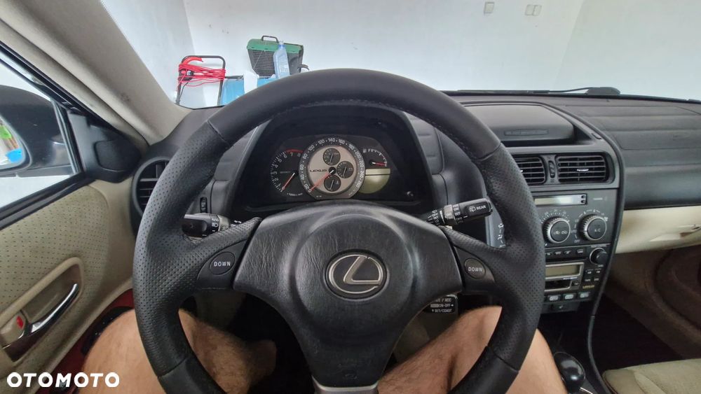 Lexus IS 300 Prestige - 14