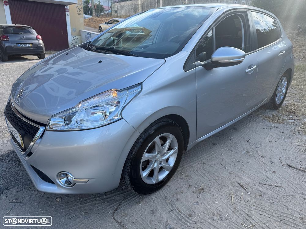 Peugeot 208 1.4 HDi Allure - 5