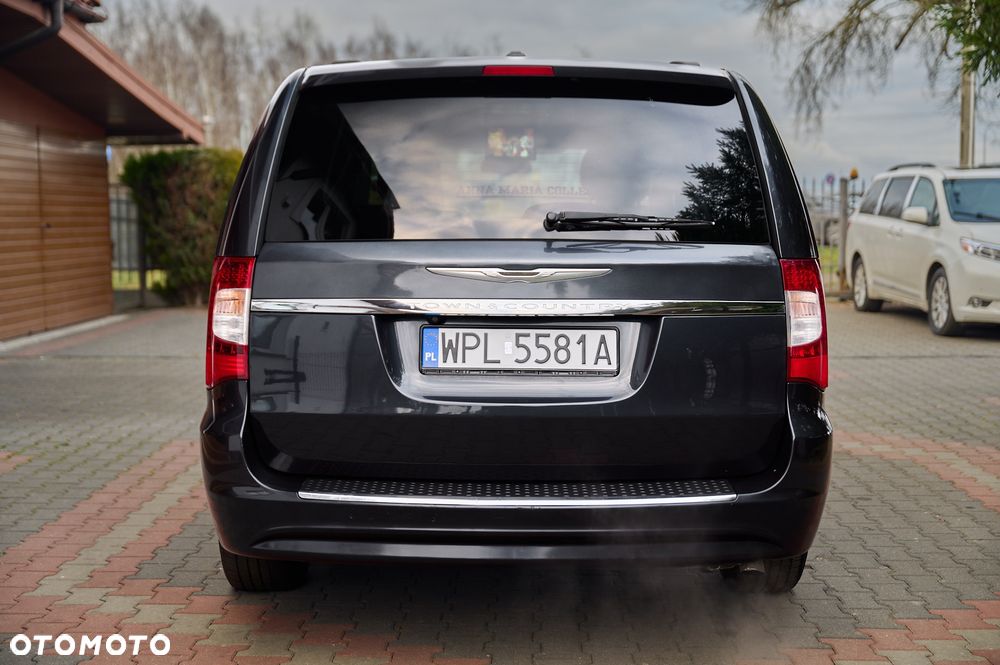 Chrysler Town & Country 3.6 Limited - 12