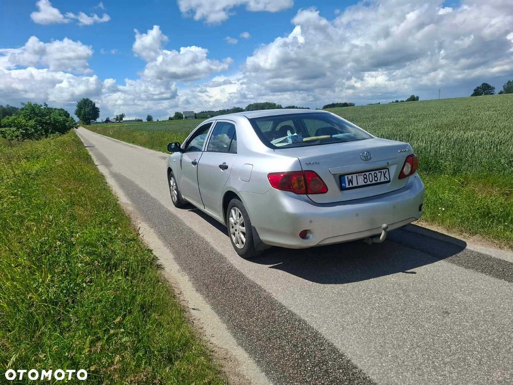 Toyota Corolla - 4