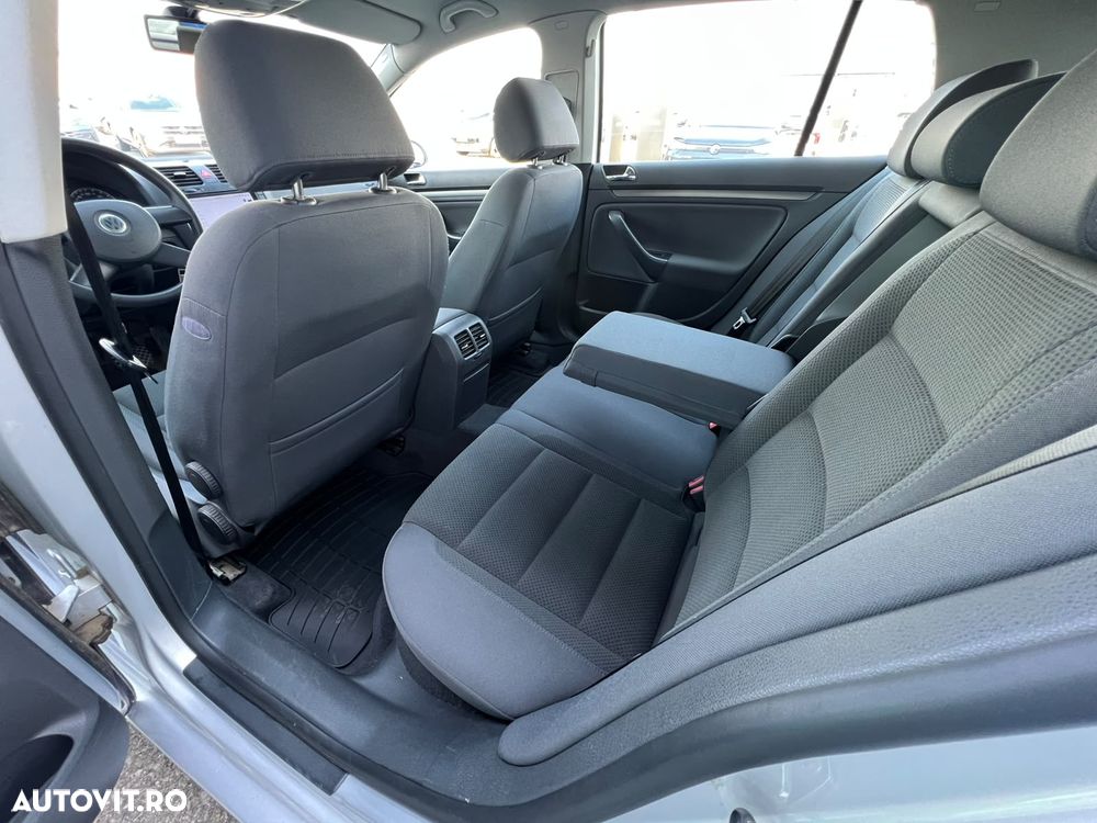 Volkswagen Golf 1.9 TDI Comfortline DSG - 15