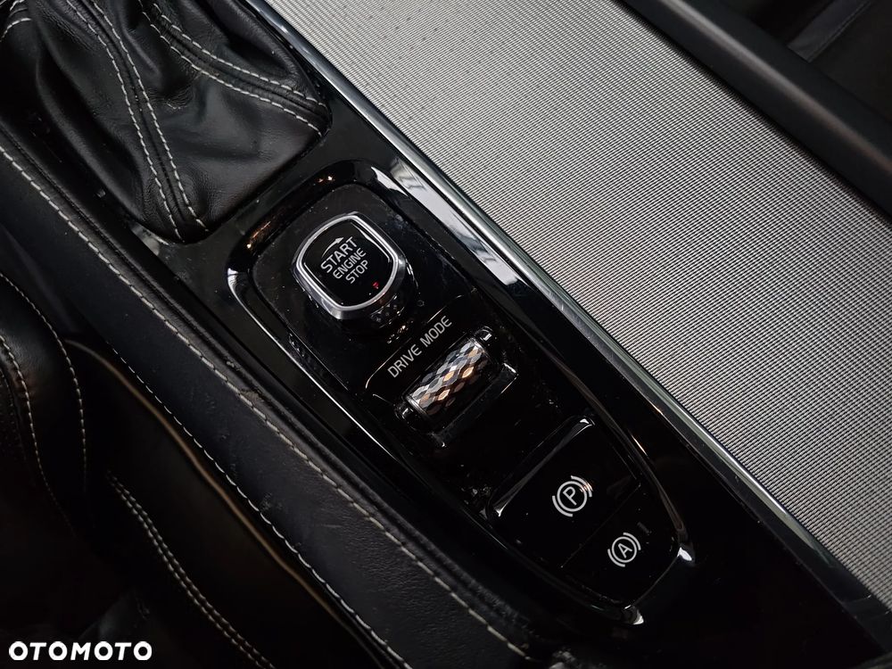 Volvo V90 D4 R-Design - 14