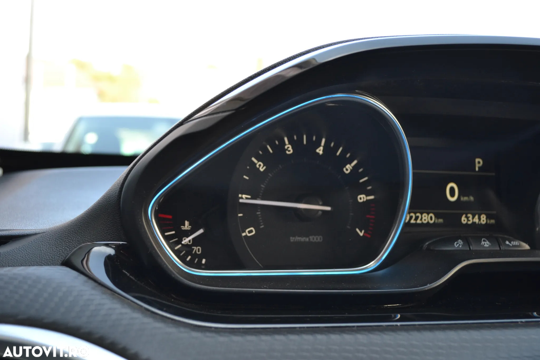 Peugeot 2008 PureTech 130 Stop&Start EAT6 Allure - 14