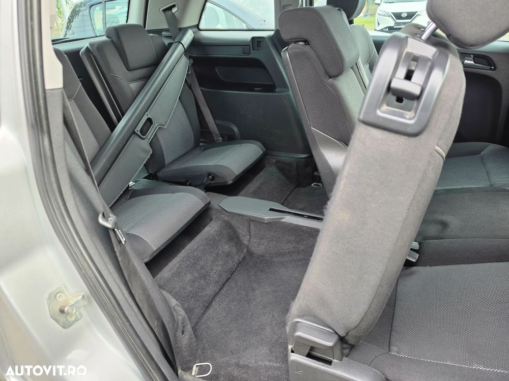 Opel Zafira - 9